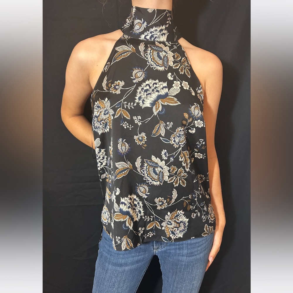 RW&Co. Top, high neck halter top ladies size medium.
